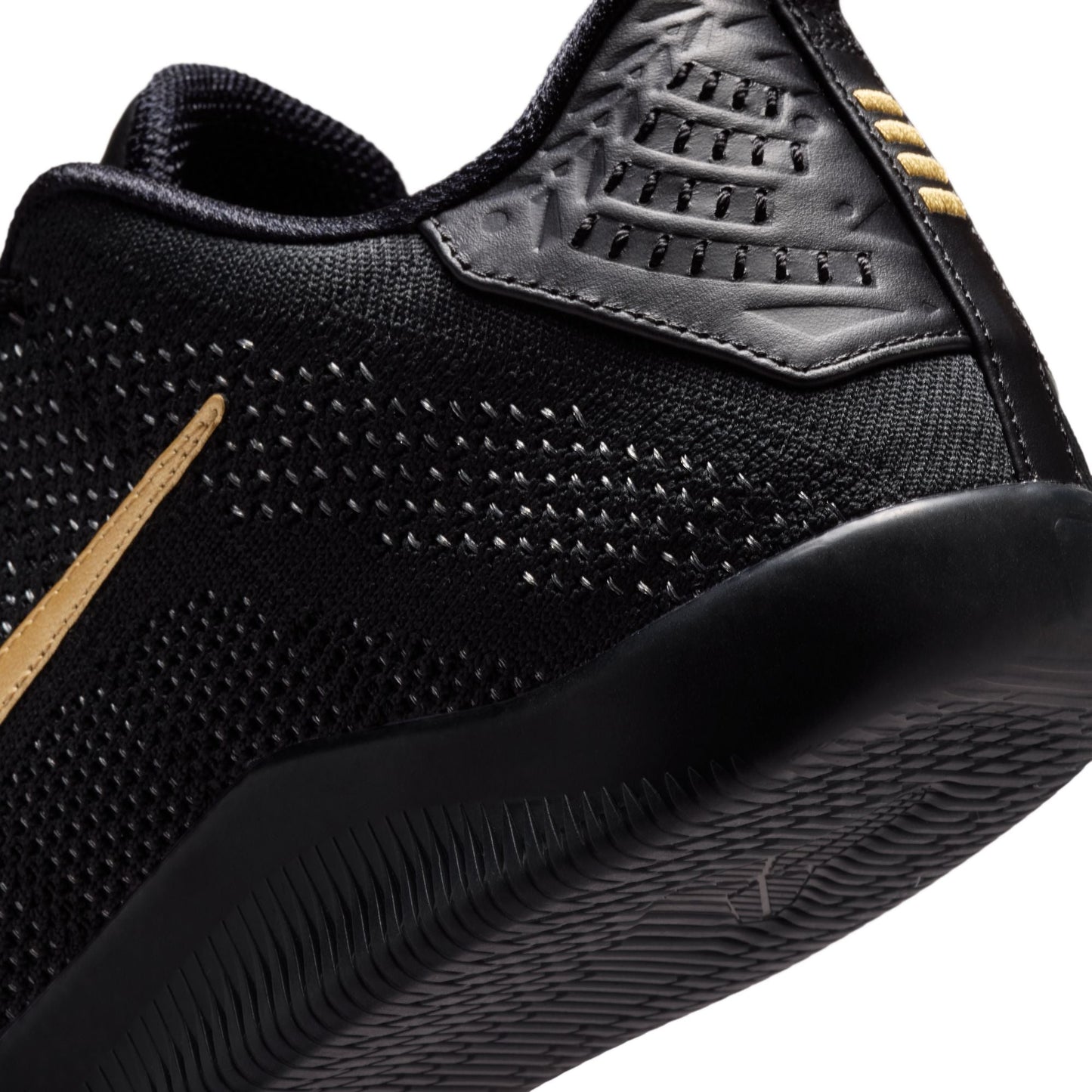 Men's Nike Kobe XI Elite Protro - "Black and Metallic Gold"